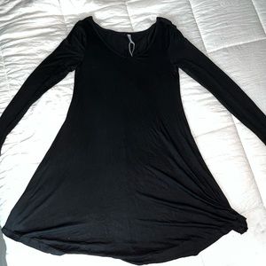 Black size small long sleeve T shirt dress